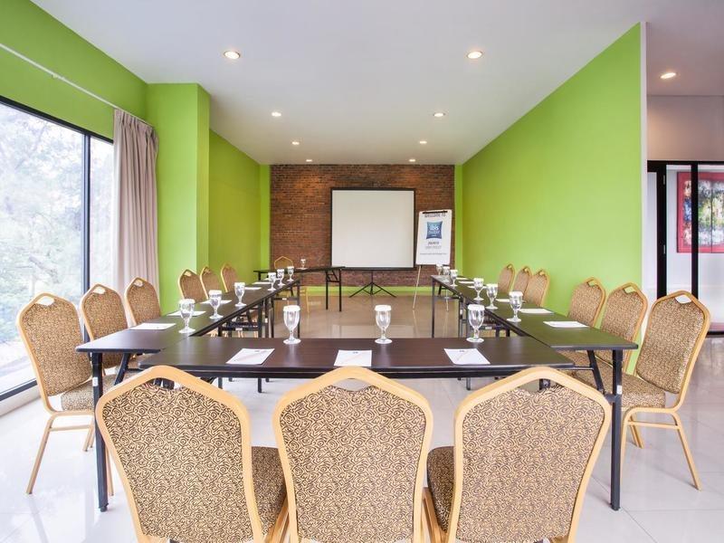 Ibis Budget Jakarta Daan Mogot Екстер'єр фото
