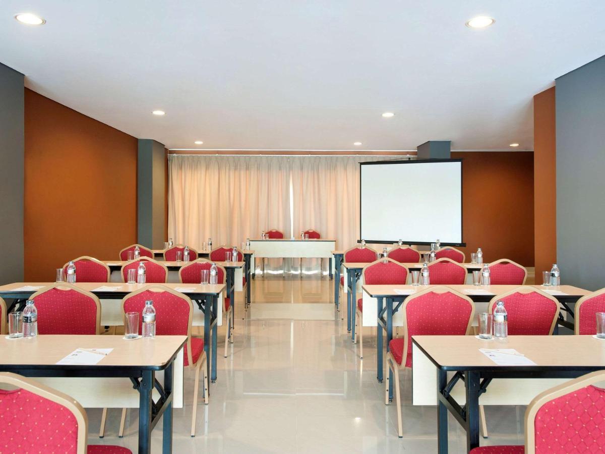 Ibis Budget Jakarta Daan Mogot Екстер'єр фото
