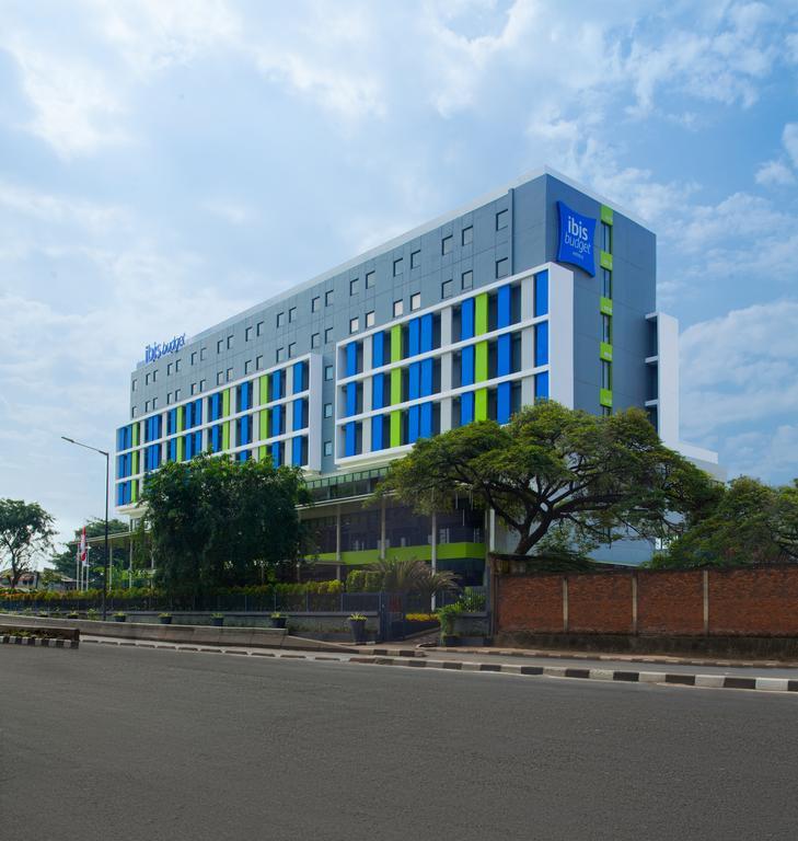 Ibis Budget Jakarta Daan Mogot Екстер'єр фото