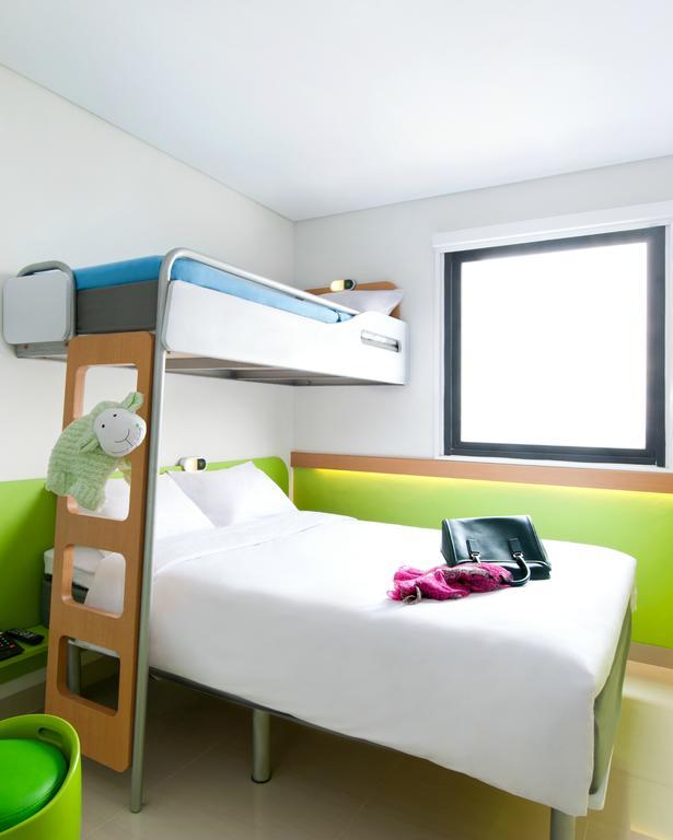 Ibis Budget Jakarta Daan Mogot Екстер'єр фото