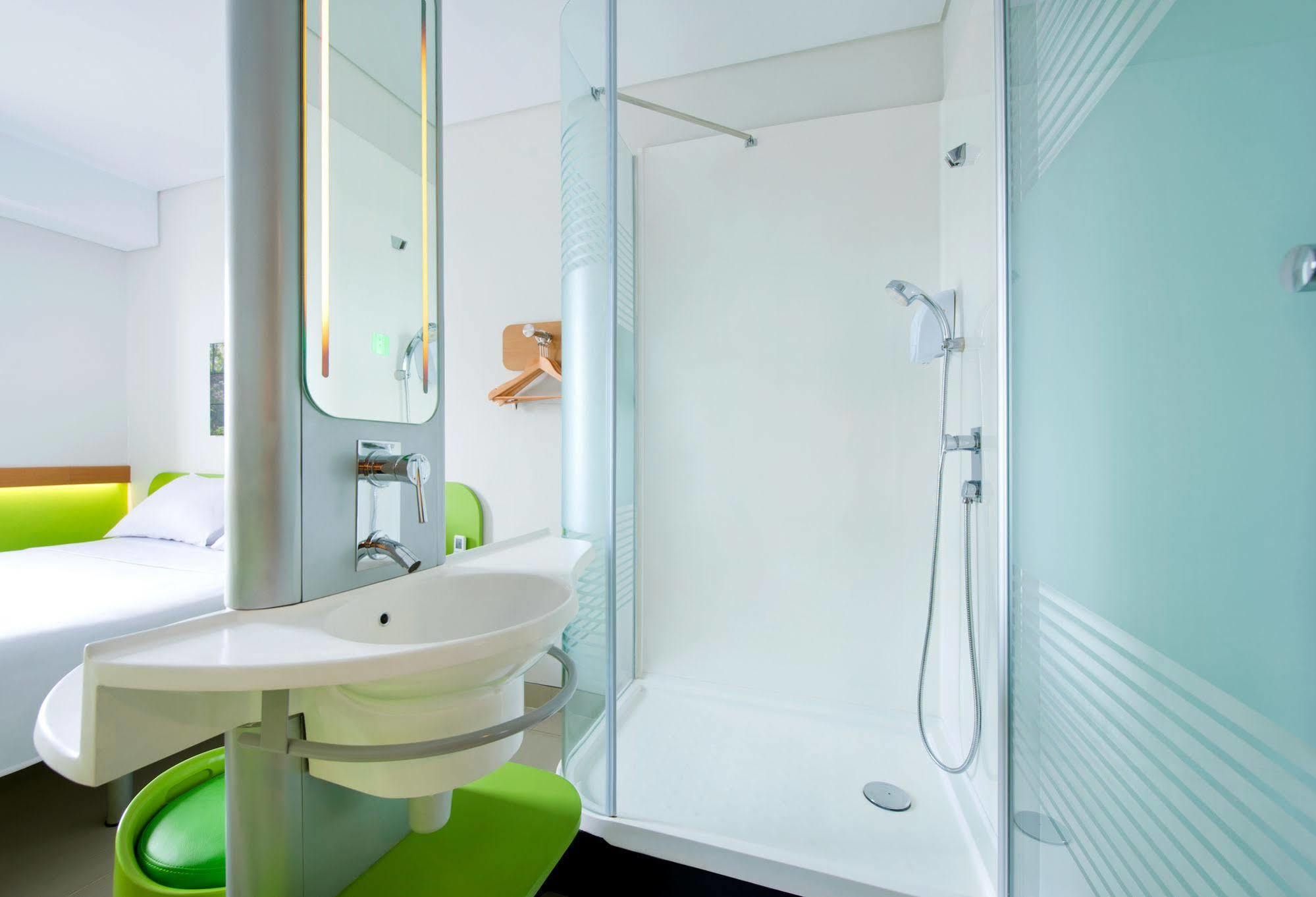 Ibis Budget Jakarta Daan Mogot Екстер'єр фото