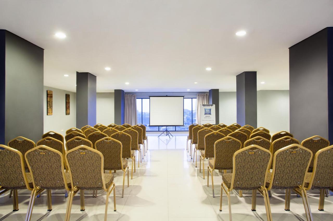 Ibis Budget Jakarta Daan Mogot Екстер'єр фото