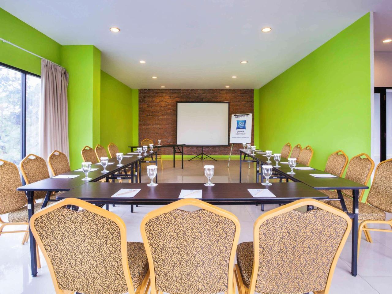 Ibis Budget Jakarta Daan Mogot Екстер'єр фото